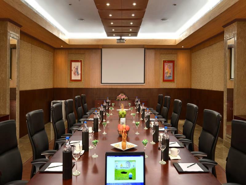 Savoy Suites Manesar Gurgaon Ngoại thất bức ảnh